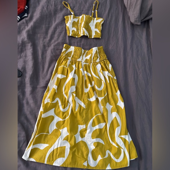 yellow and white summer set - Picture 1 of 4